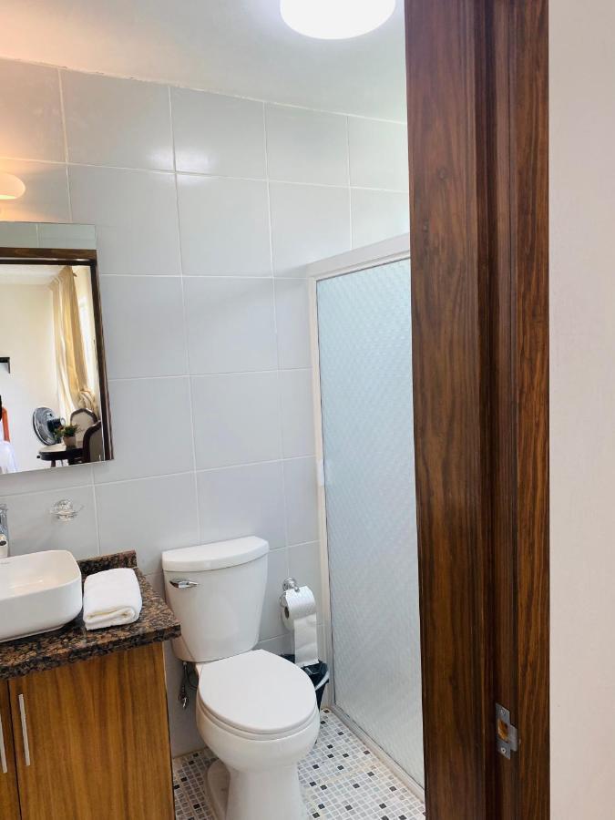 Hostal Guadalajara Cosmopolitan Providencia Esterno foto