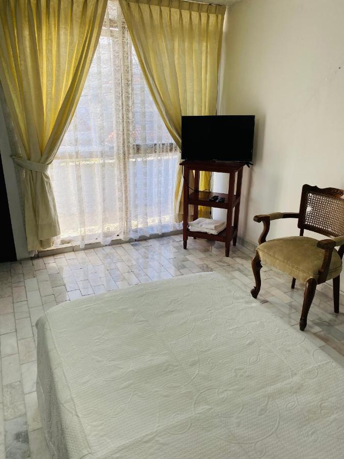 Hostal Guadalajara Cosmopolitan Providencia Esterno foto